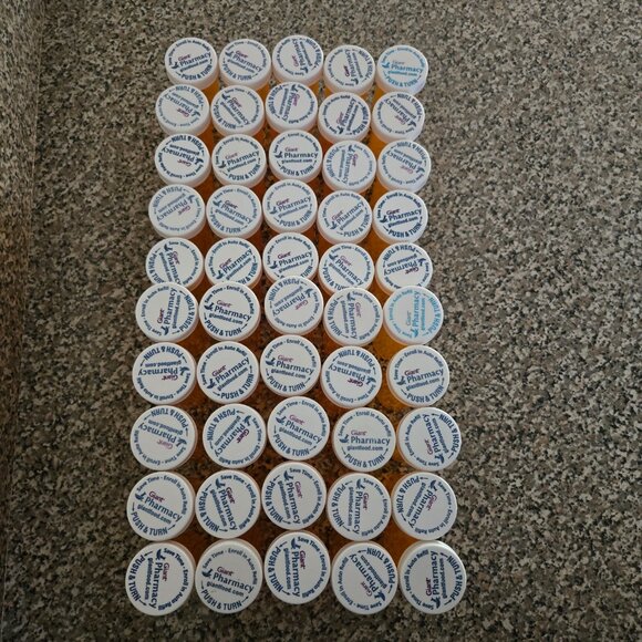 Bundle of 50 Empty Plastic Pill Bottles - Picture 2 of 5